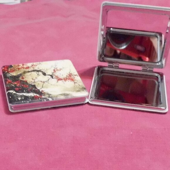 Double Compact Mirrors  # 4 - Picture 1 of 2